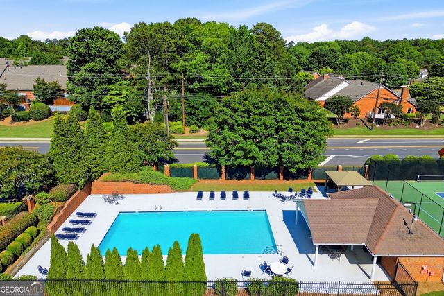 450 Renee Circle, Roswell, GA 30075