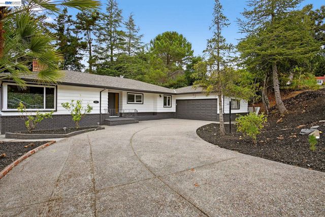 350 Elysian Fields Dr, Oakland, CA 94605