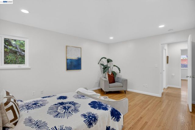 350 Elysian Fields Dr, Oakland, CA 94605