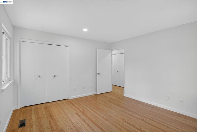 350 Elysian Fields Dr, Oakland, CA 94605