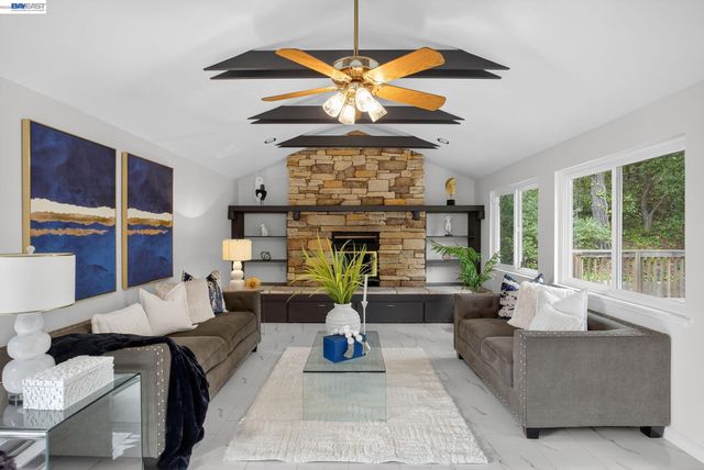 350 Elysian Fields Dr, Oakland, CA 94605