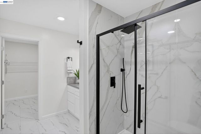 350 Elysian Fields Dr, Oakland, CA 94605