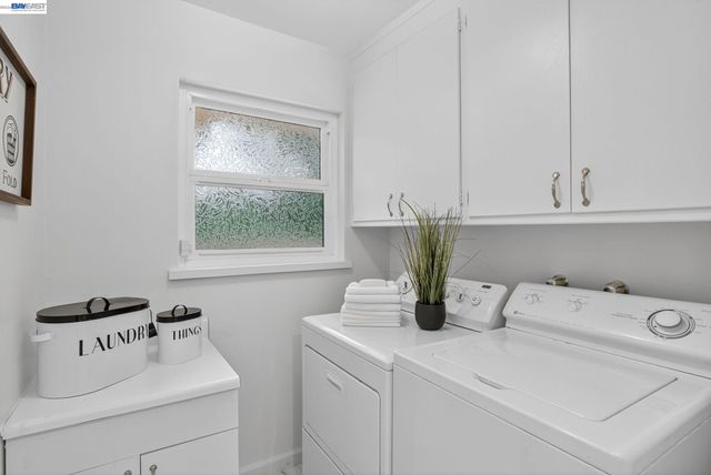 350 Elysian Fields Dr, Oakland, CA 94605