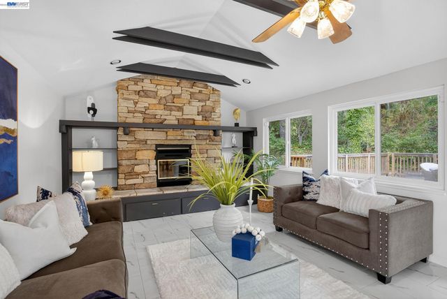 350 Elysian Fields Dr, Oakland, CA 94605