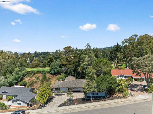 350 Elysian Fields Dr, Oakland, CA 94605