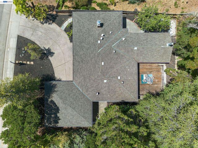 350 Elysian Fields Dr, Oakland, CA 94605