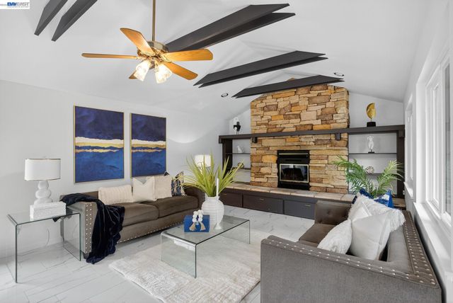 350 Elysian Fields Dr, Oakland, CA 94605