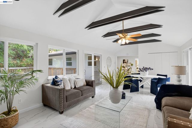 350 Elysian Fields Dr, Oakland, CA 94605