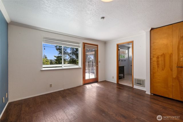7211 E Grapeview Loop, Allyn, WA 98524