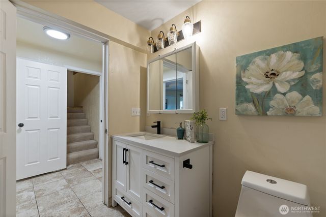 7211 E Grapeview Loop, Allyn, WA 98524
