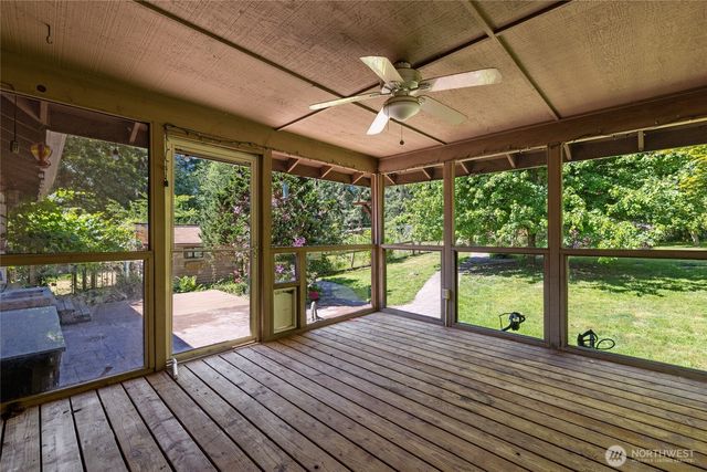 7211 E Grapeview Loop, Allyn, WA 98524