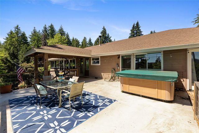 7211 E Grapeview Loop, Allyn, WA 98524