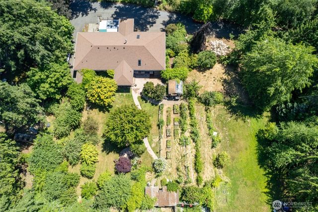 7211 E Grapeview Loop, Allyn, WA 98524