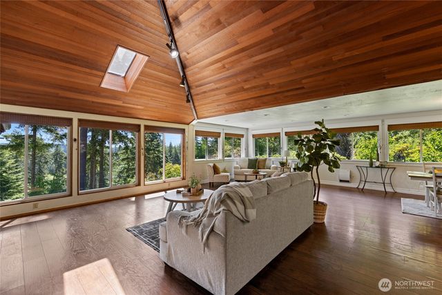 7211 E Grapeview Loop, Allyn, WA 98524