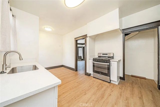 1254 S Manhattan, Los Angeles, CA 90019
