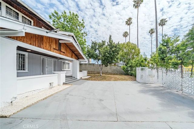 1254 S Manhattan, Los Angeles, CA 90019
