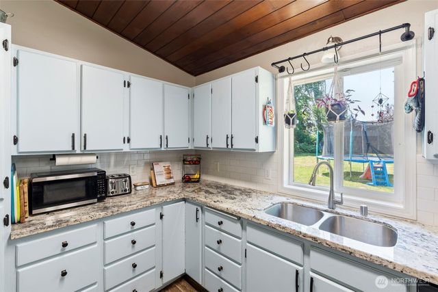 2004 Earl Street, Centralia, WA 98531