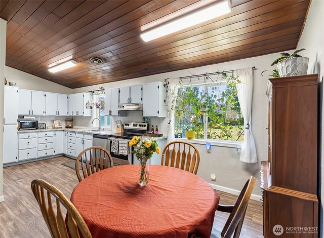 2004 Earl Street, Centralia, WA 98531