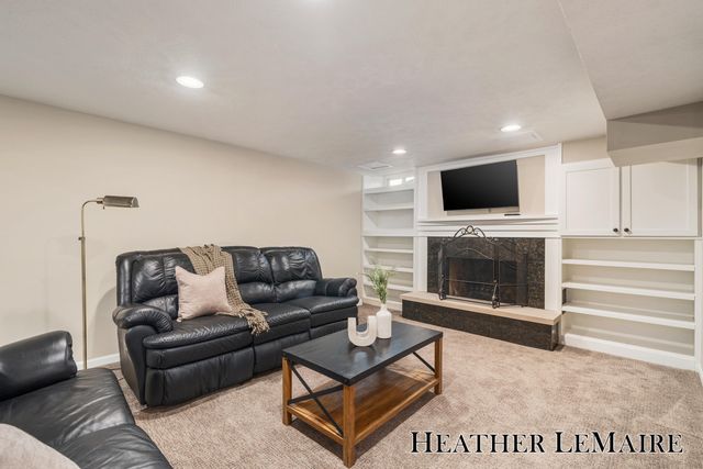 159 Louise Street Ne, Rockford City, MI 49341