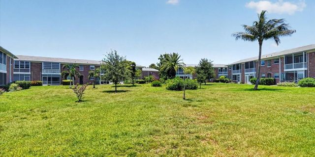 3595 40TH AVENUE S 2, St Petersburg, FL 33711