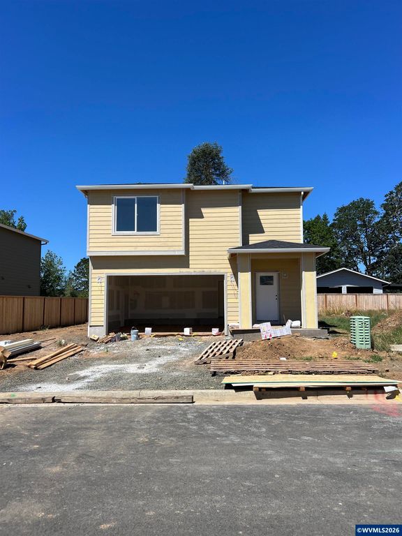 Image 1 of property listing at 221 NW Royal Av, Dallas, OR 97338