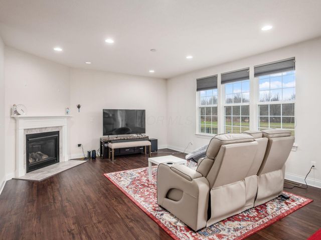 10054 Viburnum Drive, Plain City, OH 43064