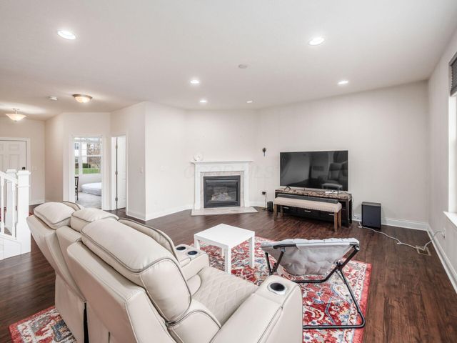 10054 Viburnum Drive, Plain City, OH 43064