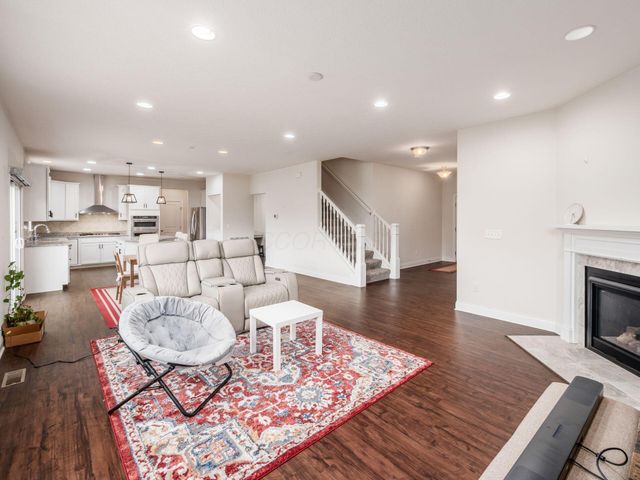 10054 Viburnum Drive, Plain City, OH 43064