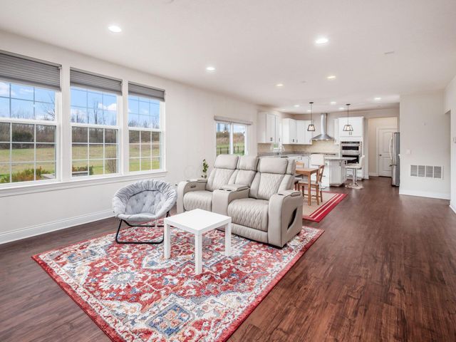 10054 Viburnum Drive, Plain City, OH 43064