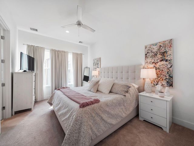 1218 W 24th Street D, Houston, TX 77008