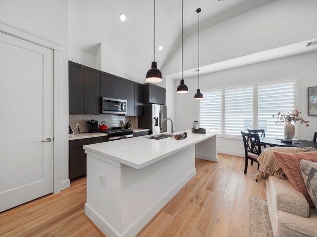 1218 W 24th Street D, Houston, TX 77008