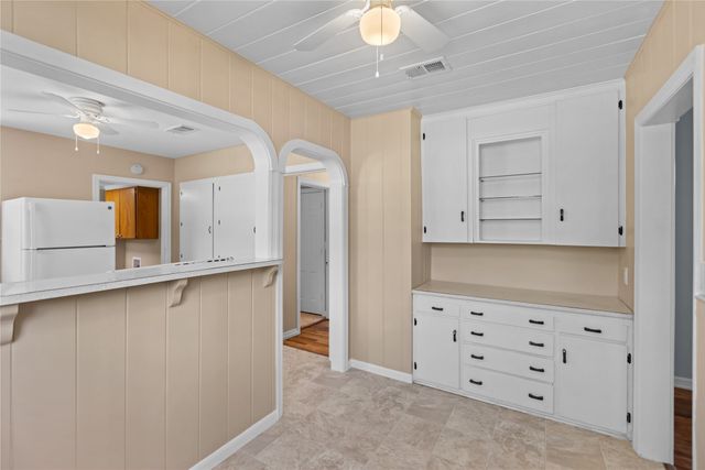 650 W Kaufman Street, Paris, TX 75460
