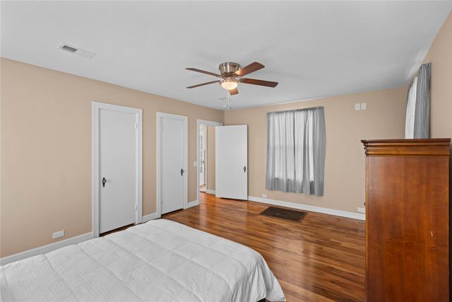 650 W Kaufman Street, Paris, TX 75460