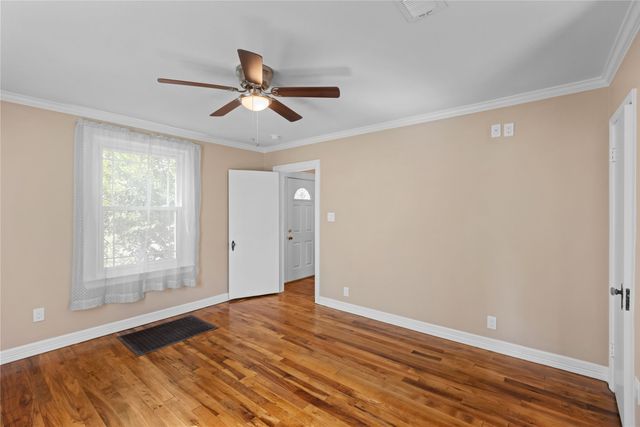 650 W Kaufman Street, Paris, TX 75460