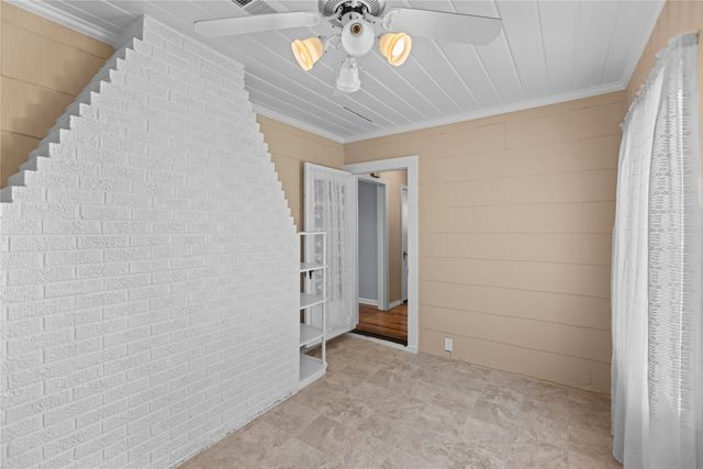 650 W Kaufman Street, Paris, TX 75460