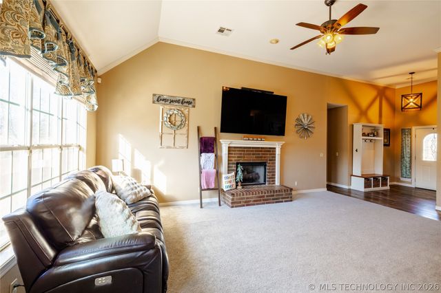 2218 S 113th West Street, Sapulpa, OK 74066