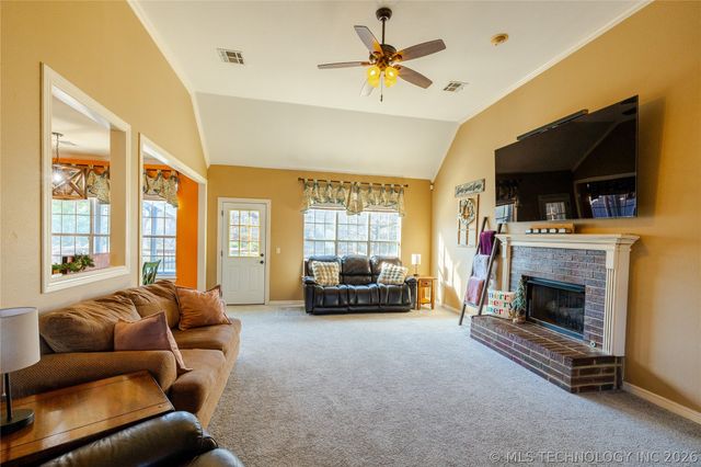 2218 S 113th West Street, Sapulpa, OK 74066