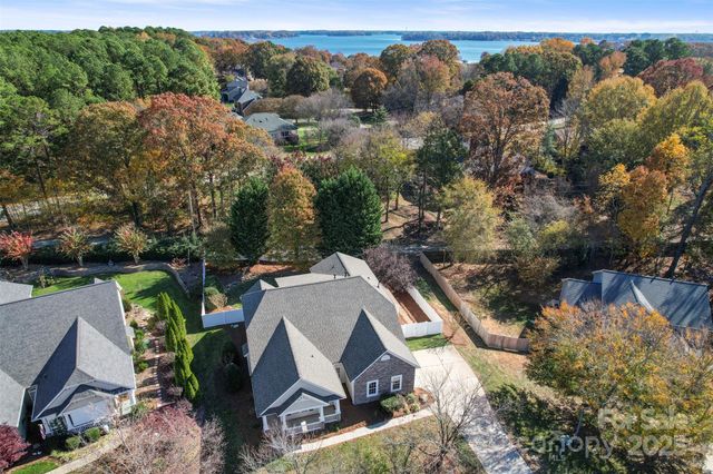 8071 Andrew Franklin Drive, Denver, NC 28037