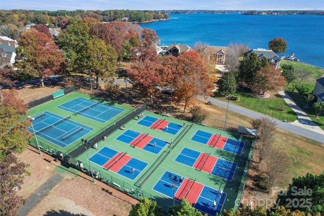 8071 Andrew Franklin Drive, Denver, NC 28037