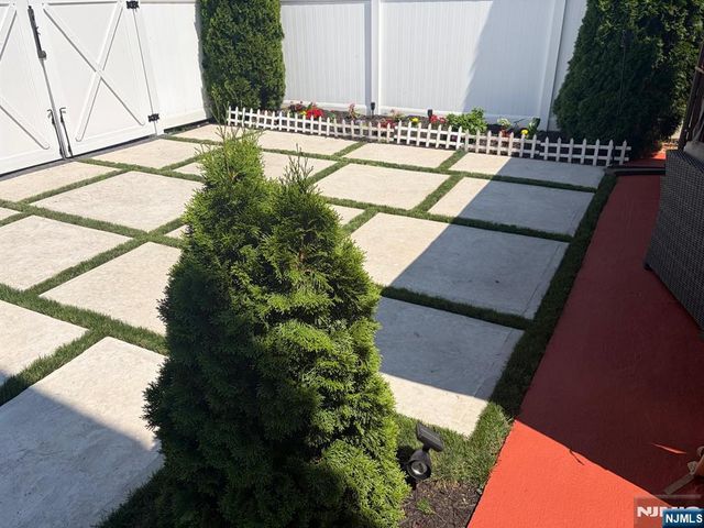 371 Simons Avenue, Hackensack, NJ 07601