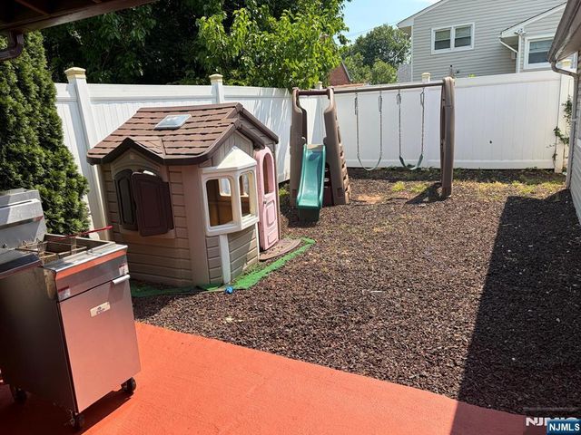 371 Simons Avenue, Hackensack, NJ 07601