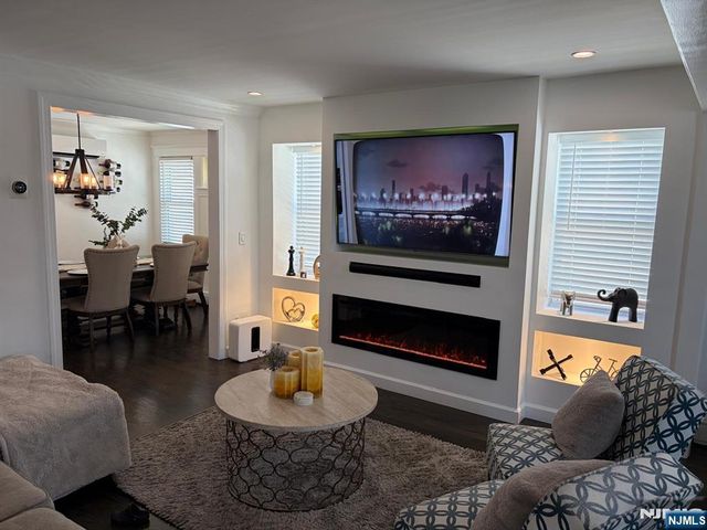 371 Simons Avenue, Hackensack, NJ 07601