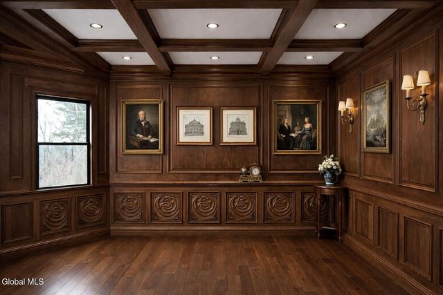 8 Jani Lane, Guilderland, NY 12186