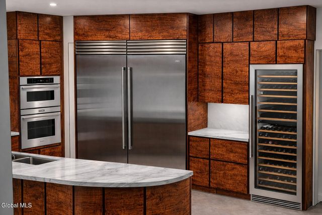 8 Jani Lane, Guilderland, NY 12186