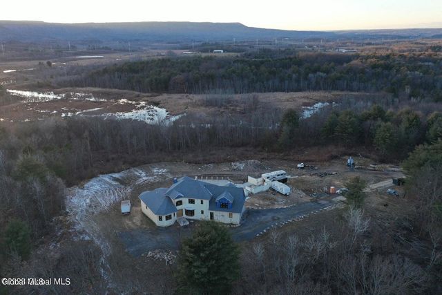 8 Jani Lane, Guilderland, NY 12186