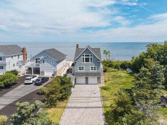 40 Makamah Beach Road, Northport, NY 11768