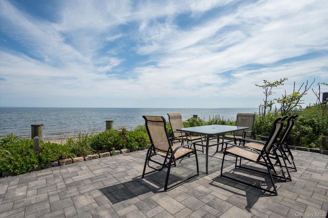 40 Makamah Beach Road, Northport, NY 11768