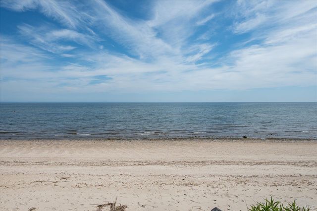 40 Makamah Beach Road, Northport, NY 11768
