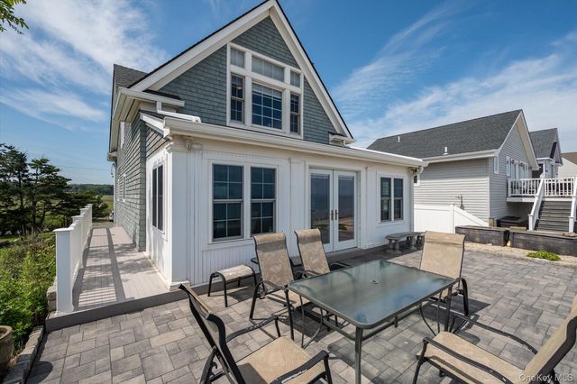 40 Makamah Beach Road, Northport, NY 11768