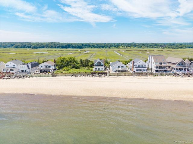 40 Makamah Beach Road, Northport, NY 11768